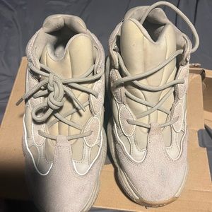 Yeezy 500 in great condition